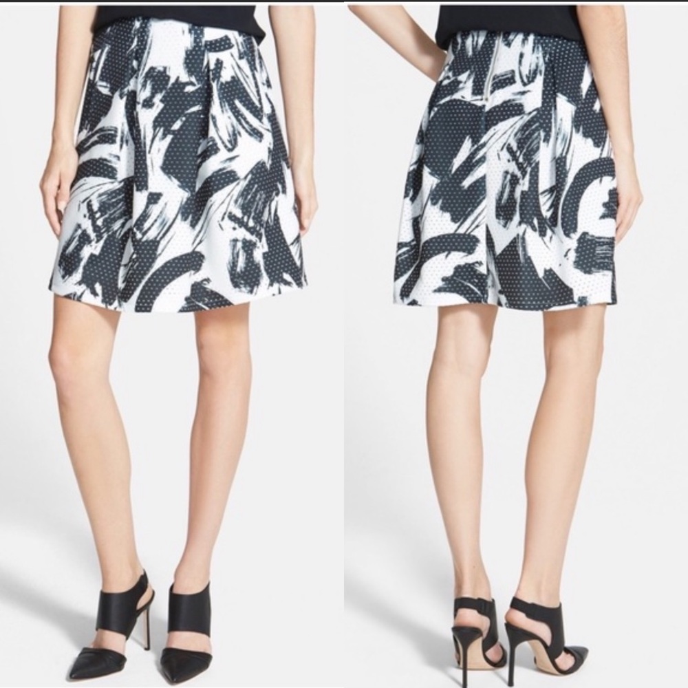 Trouve Skirt in Black and White Brushstroke Print Size L